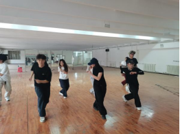 保定理工學院啦啦操隊 勇奪全國聯賽（保定站）公開青年乙組單項冠、亞軍