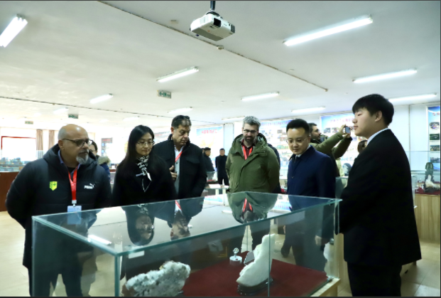 塞浦路斯 - 那波勒斯大學教育質量評估組來我校考察