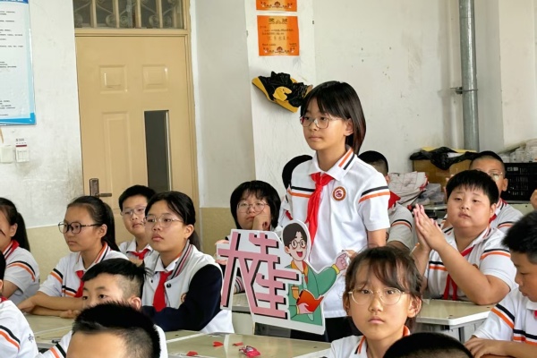 科學家精神進校園———保定理工學院“青科聲宣講團”系列活動（五）