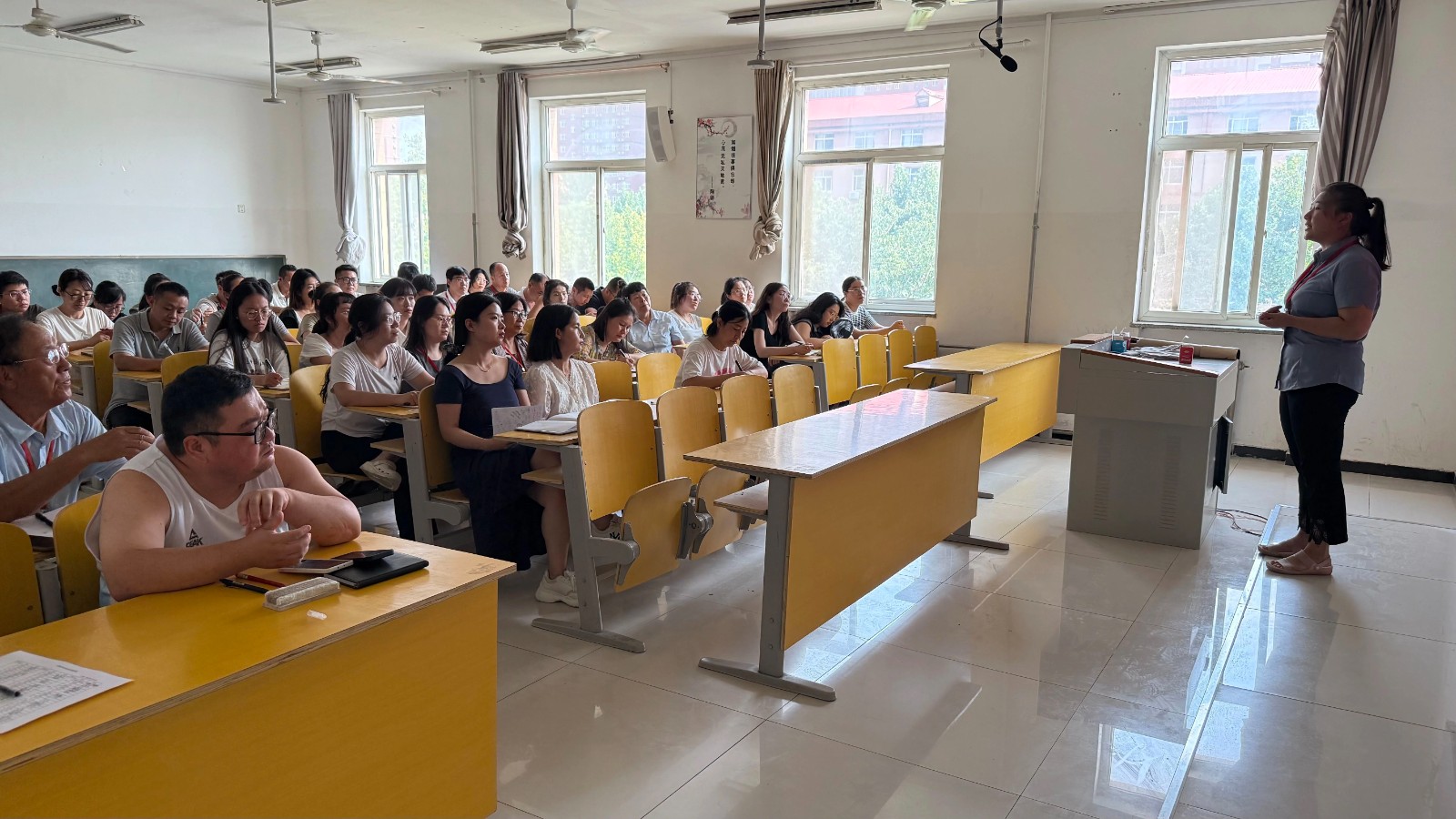 回顧耕耘路 乘勢新征程——我院順利召開 2024-2025 學(xué)年第二學(xué)期期末教學(xué)總結(jié)會議