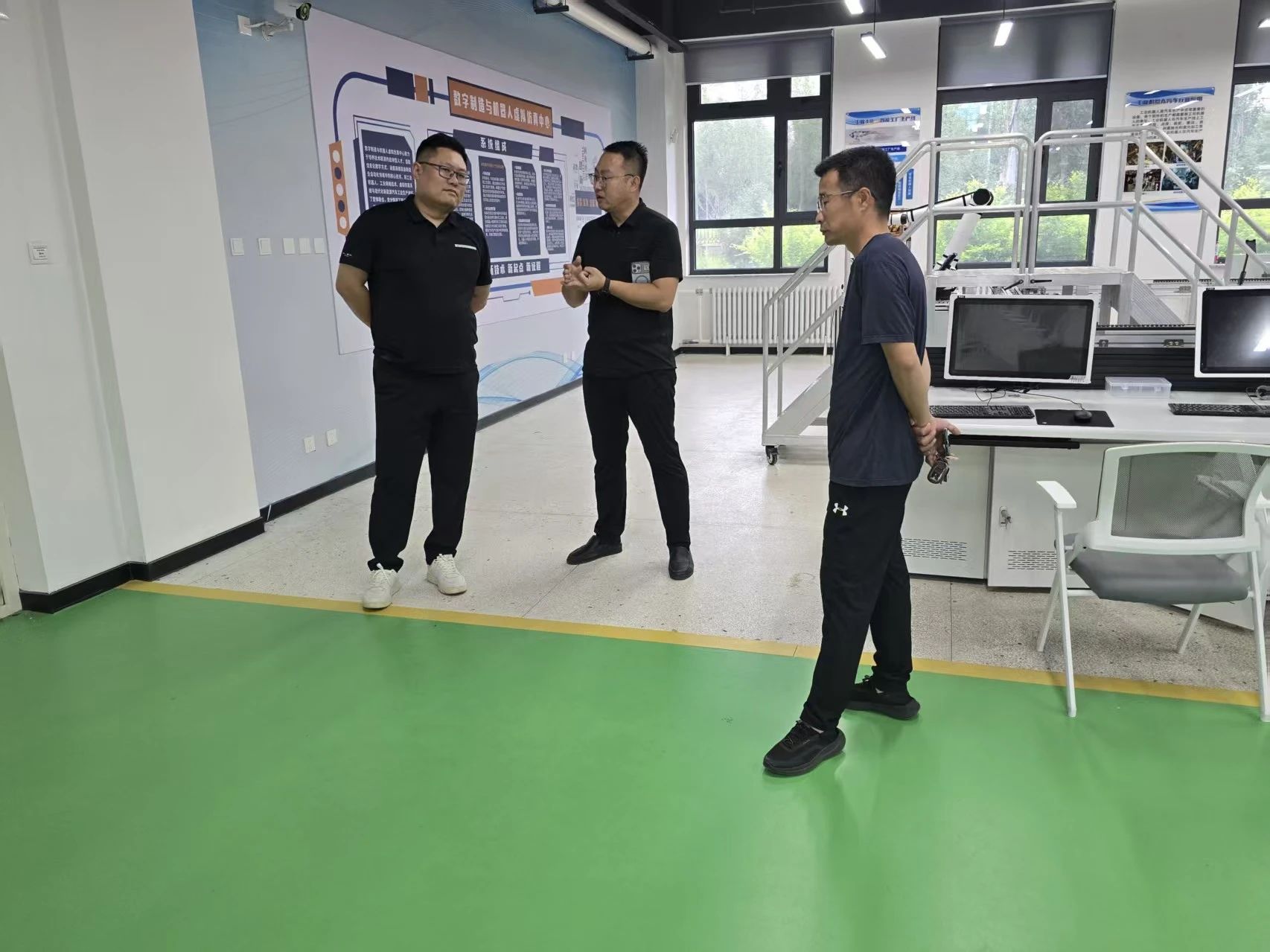 我院赴遼寧工業大學調研新能源汽車實訓室 深化產教融合探索