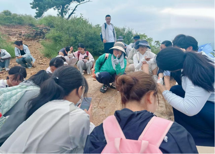 我院地質學專業(yè)學生赴秦皇島開展地質認識實習