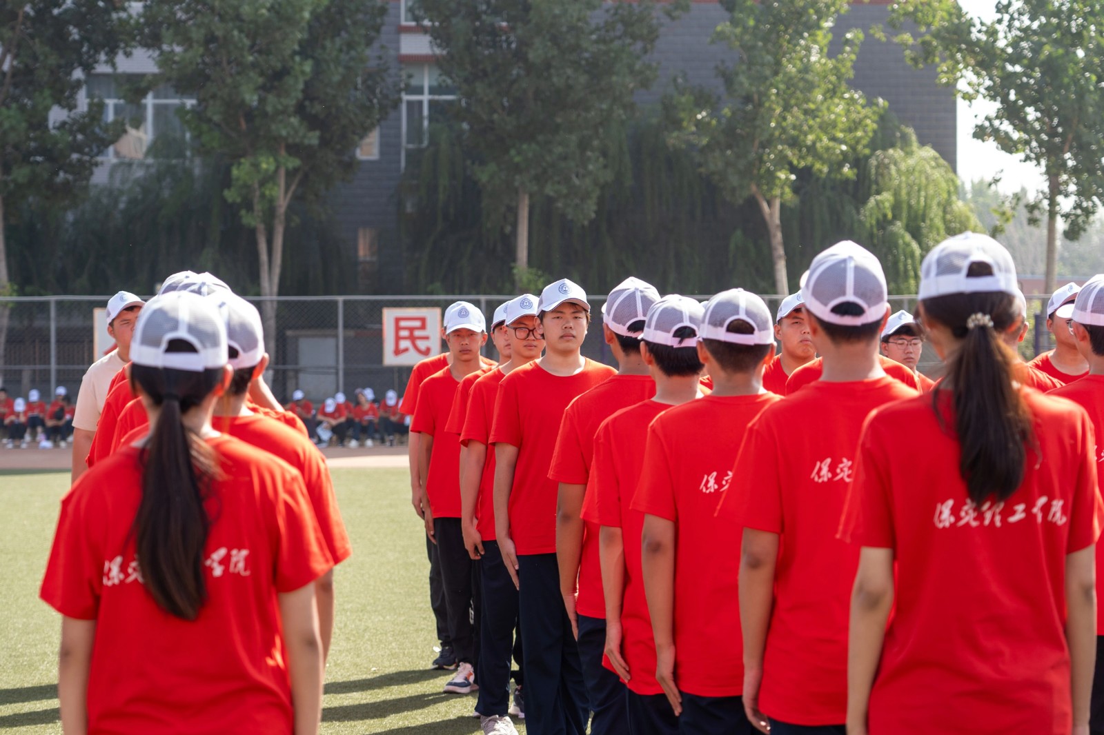 揮汗砥礪意志 吶喊激揚青春——我院軍訓順利進行中