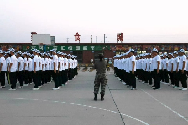 保定理工學院經濟學院新生軍訓風采展示（一）