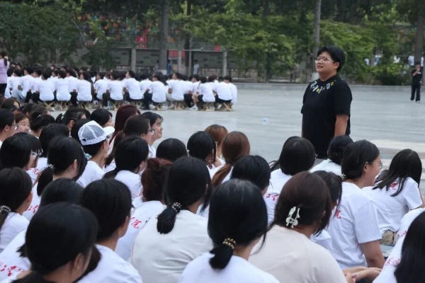 初識校園，共話成長——2025級新生第一次學(xué)生大會圓滿結(jié)束