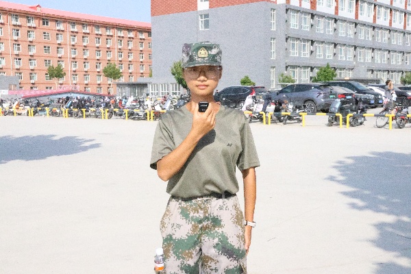 殷殷寄語，助夢遠航——經濟學院軍訓教官訪談