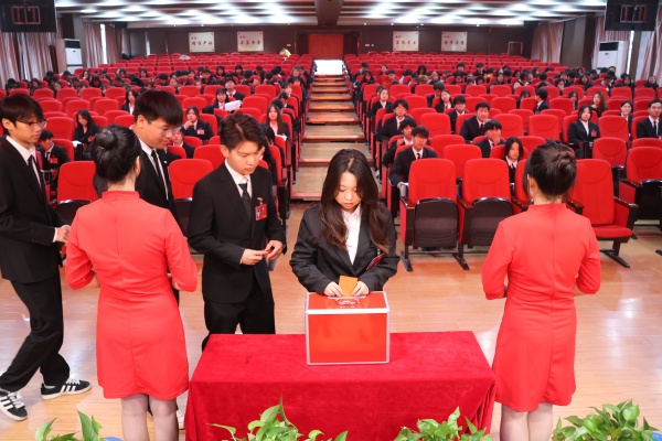 保定理工學(xué)院康復(fù)醫(yī)學(xué)院第五次學(xué)生代表大會順利召開