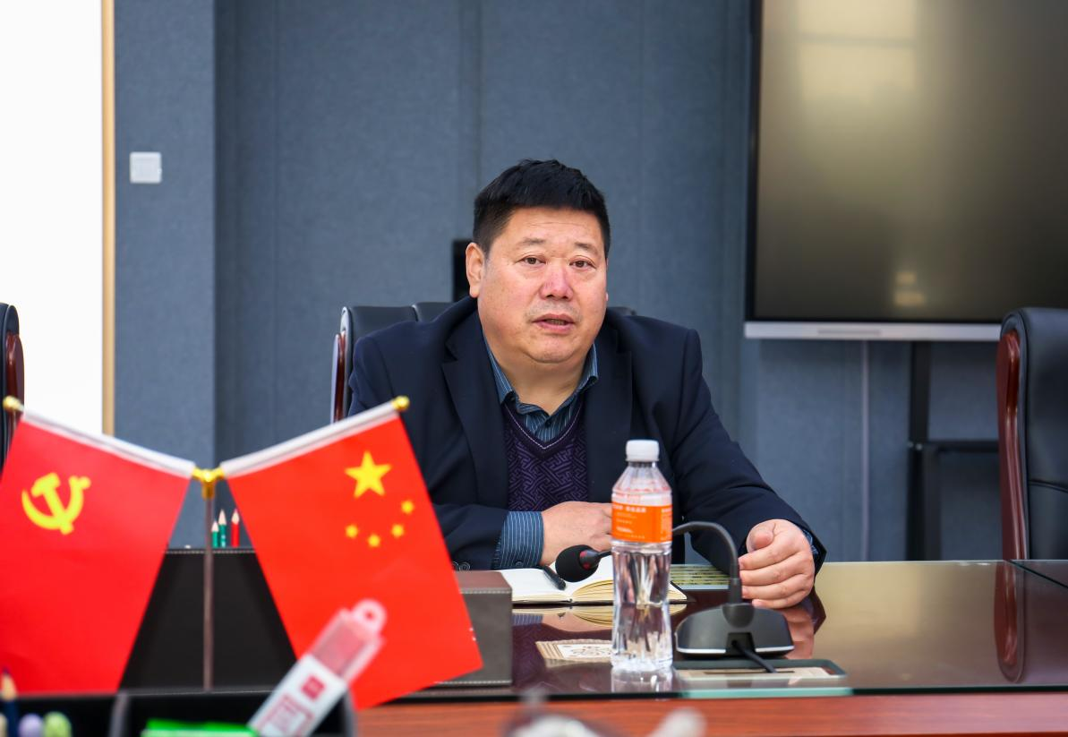 中國(guó)共產(chǎn)黨員日記博物館康殿英館長(zhǎng)一行到保定理工學(xué)院參觀座談
