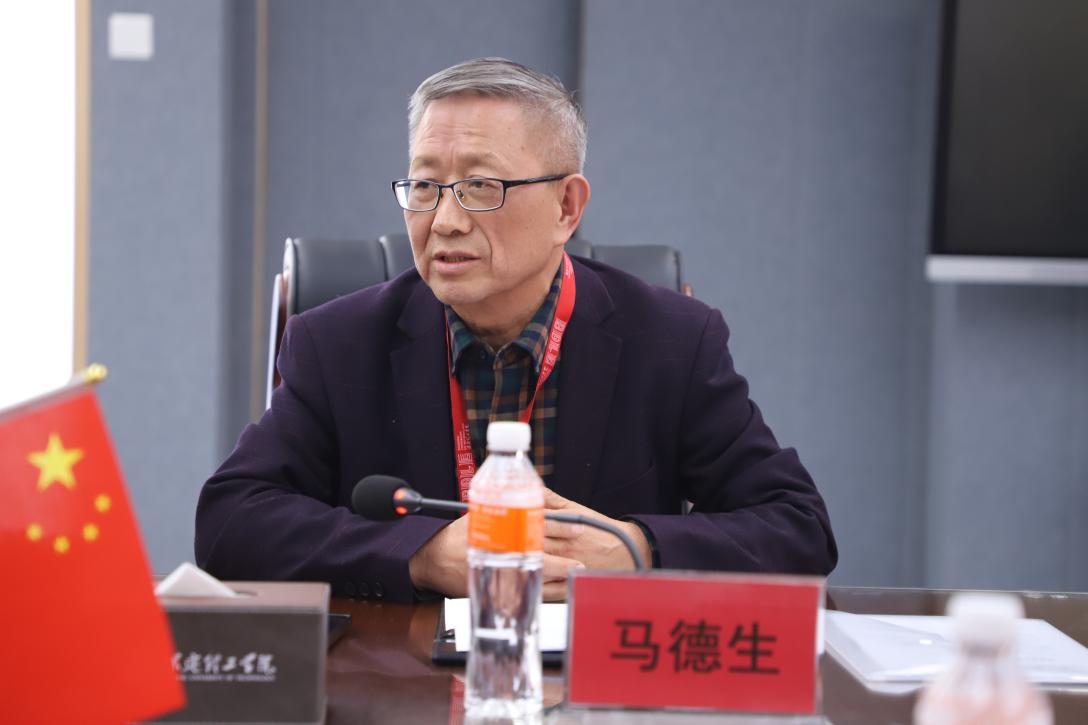 將黨的二十屆四中全會精神融入思政課校領(lǐng)導(dǎo)參加馬克思主義學(xué)院集體備課會暨調(diào)研座談會