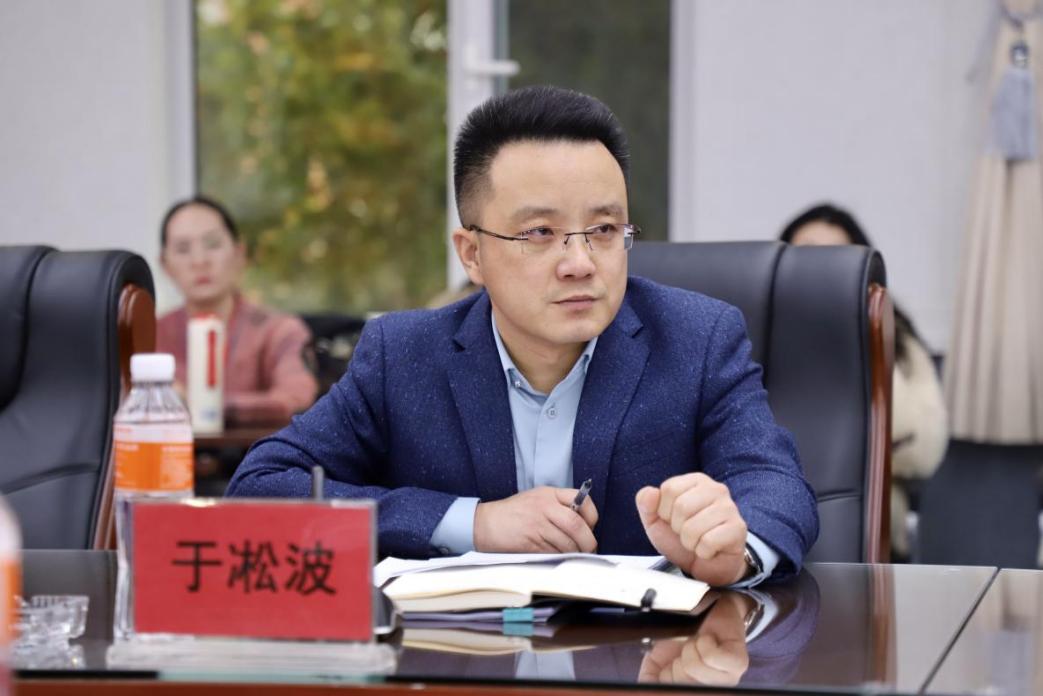 將黨的二十屆四中全會精神融入思政課校領(lǐng)導(dǎo)參加馬克思主義學(xué)院集體備課會暨調(diào)研座談會