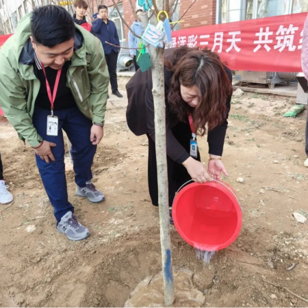 草樹皆待春，你我共護綠