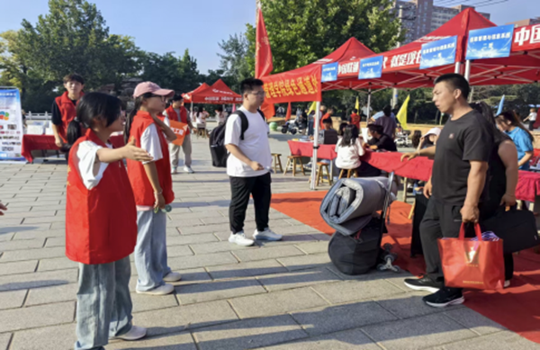 迎新季|保定理工學院|管理學院|2025迎新：服務“心”主張，溫暖新征程