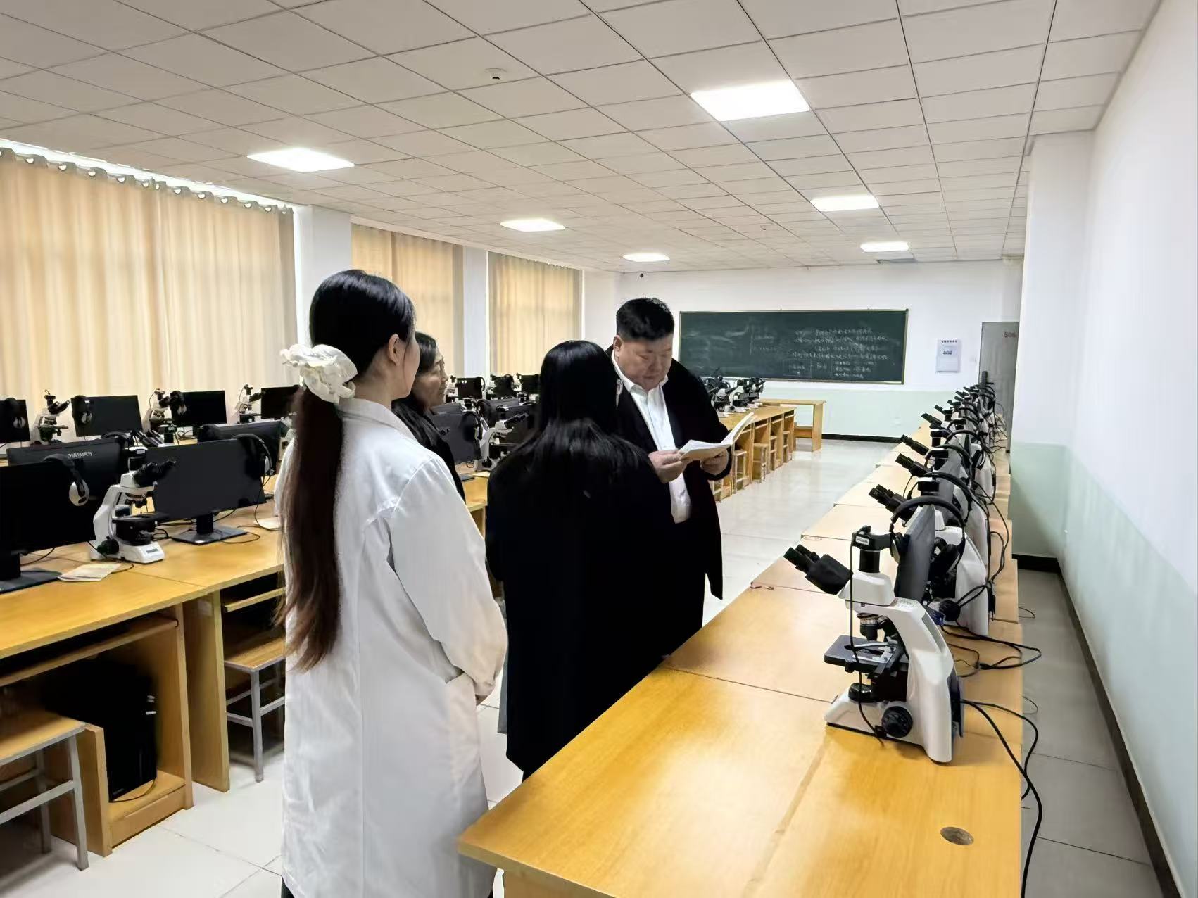 精準對標強內涵，凝心聚力備評估——康復醫學院特邀耿金龍書記開展合格評估工作專項指導