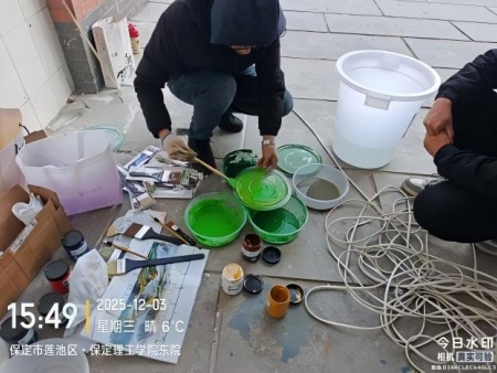 筆墨傳情繪校園 美育浸潤育新苗 ——保定理工學院墻繪創作如火如荼