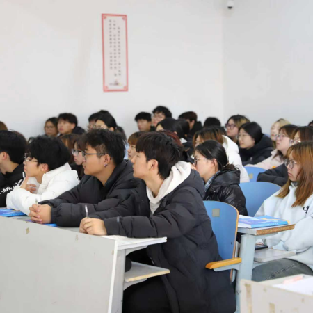“奮斗青春，筑夢未來” ——保定理工學(xué)院執(zhí)行董事長王美新為我院 學(xué)子講授職業(yè)生涯規(guī)劃課