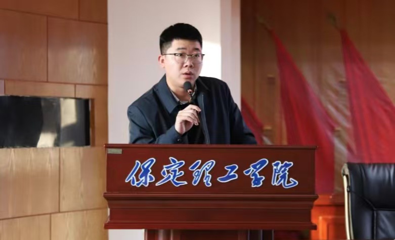 攜筆從戎礪青春 參軍報國正當時---蓮池區武裝部征兵宣傳進校園活動順利舉行