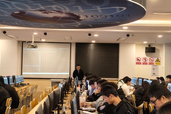 四位專家接力開講，賦能金融實踐育人——金融工程專業實訓課程圓滿落幕