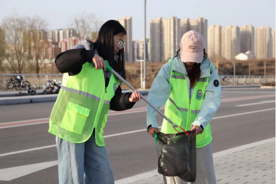 共繪碧水長卷——會計學院護河行動