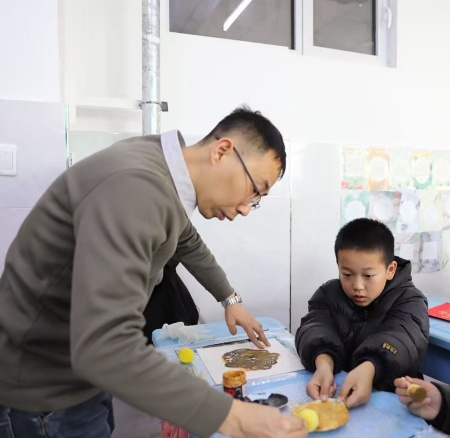 以美培元 文藝賦能 —— 保定理工學院美育支教點亮易縣鄉村學子藝術夢