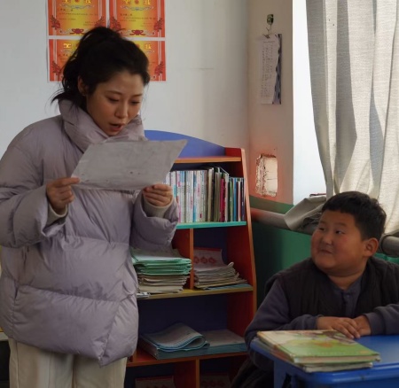 以美培元 文藝賦能 —— 保定理工學院美育支教點亮易縣鄉村學子藝術夢