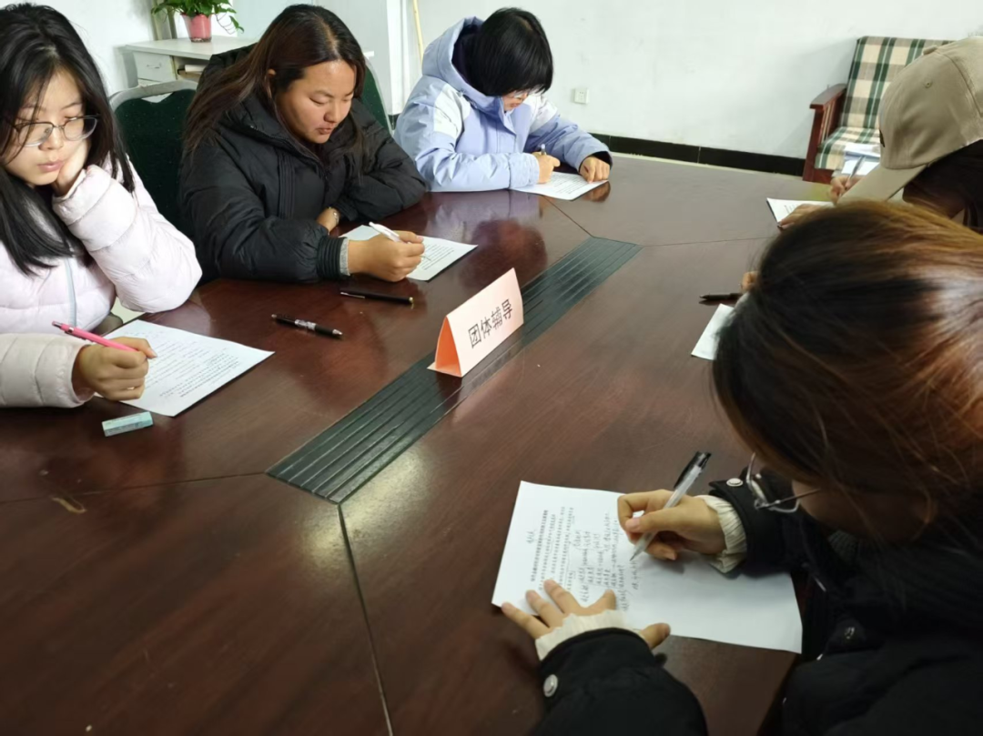 【精準(zhǔn)指導(dǎo)，就業(yè)護(hù)航】聚焦綠色金融，保理經(jīng)濟(jì)學(xué)子實(shí)戰(zhàn)演練無(wú)領(lǐng)導(dǎo)小組面試