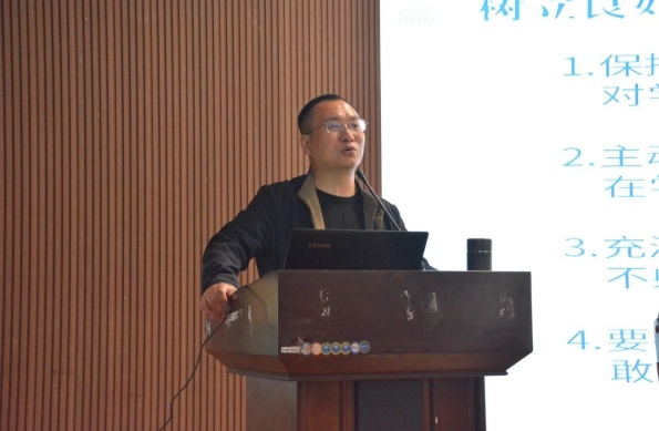 “職點迷津，藝路同行”——保定理工學院藝術學院就業指導講座賦能成長