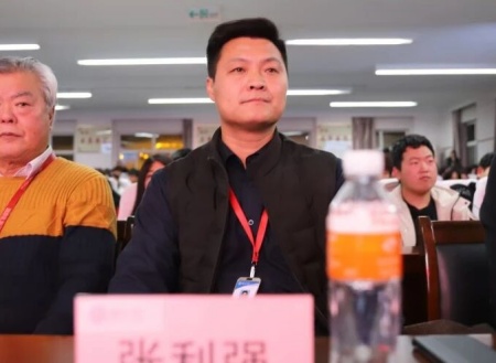 “表彰先進樹榜樣，青春奮進譜新篇”——保定理工學(xué)院藝術(shù)學(xué)院2025年學(xué)生表彰大會圓滿舉行