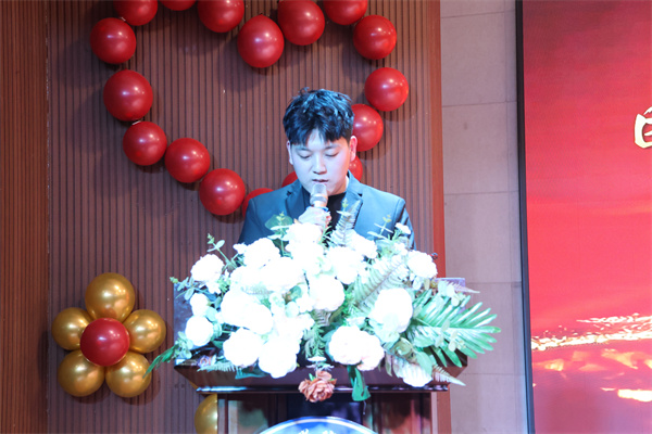 經濟學院第十屆團總支學生會換屆暨表彰大會圓滿舉行