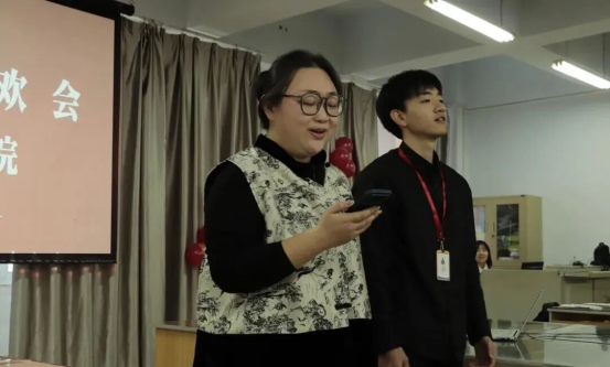 賡續(xù)初心啟新程 凝心聚力譜華章——會計學(xué)院教職工元旦聯(lián)歡會