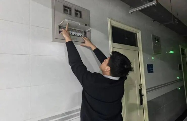 以生為本暖寒冬，守護安全踐初心——保定理工學院管理學院開展寒假宿舍安全暖心排查