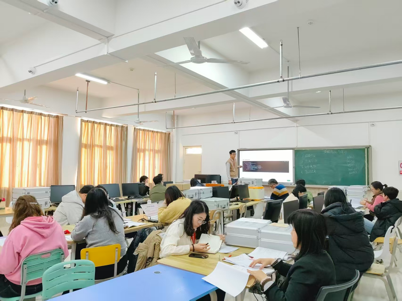 【磨課提質 賦能教學】 以研促教磨精品 骨干示范共提升 —— 我院計算機教研室開展多課程骨干教師磨課活動