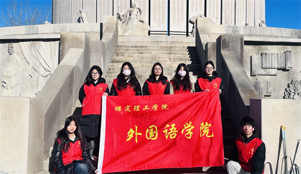 外國語學院“語翼”志愿服務隊開展植物園“三下鄉”實踐活動