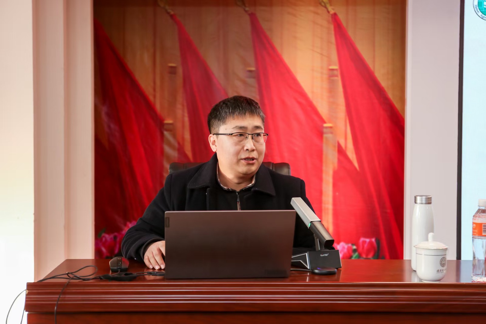 聚焦樣板支部創(chuàng)建 提升黨建規(guī)范化水平——我校舉辦黨務(wù)干部培訓(xùn)暨經(jīng)驗交流會