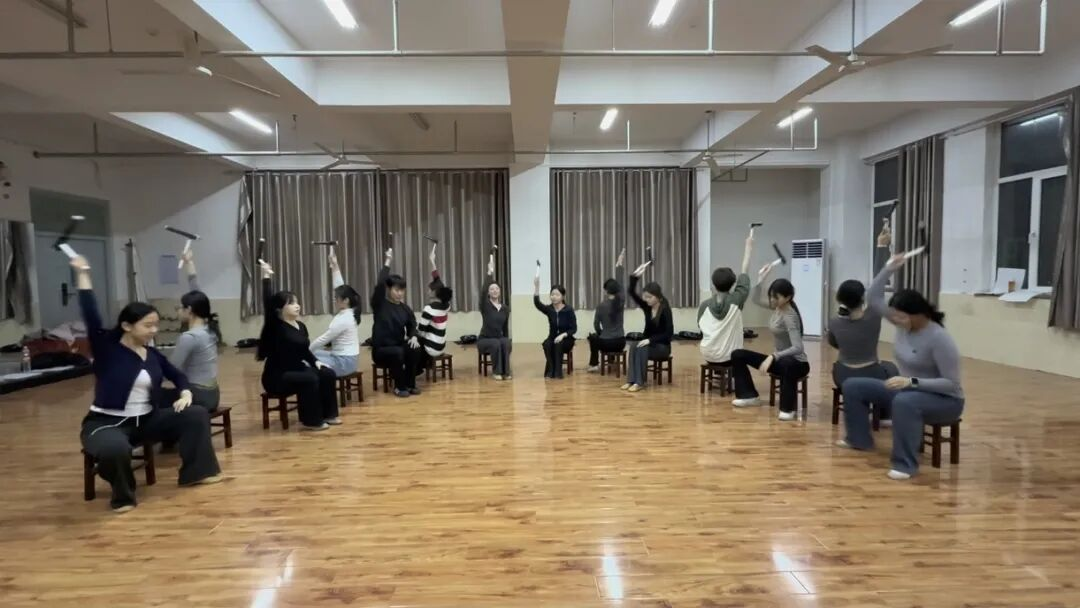保定理工學院師生亮相高碑店市2026年春節聯歡晚會綻放青春藝彩