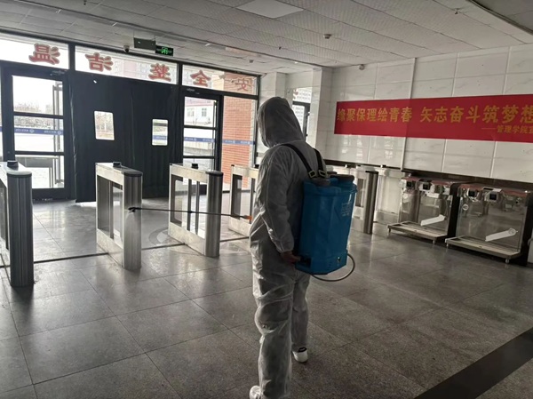 暖心服務|保定理工學院管理學院：筑牢健康防線，護航學子歸來