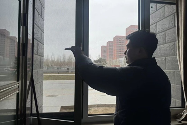 暖心服務|保定理工學院管理學院：輔導員開展宿舍通風及安全排查工作