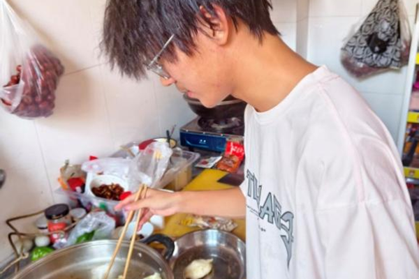 養(yǎng)成教育|保定理工學(xué)院|管理學(xué)院|以孝親實(shí)踐深化養(yǎng)成教育（九）