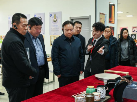 校際交流促發(fā)展 非遺傳承育新人 ——保定幼兒師范高等專科學校領導蒞臨我校藝術工坊參觀交流