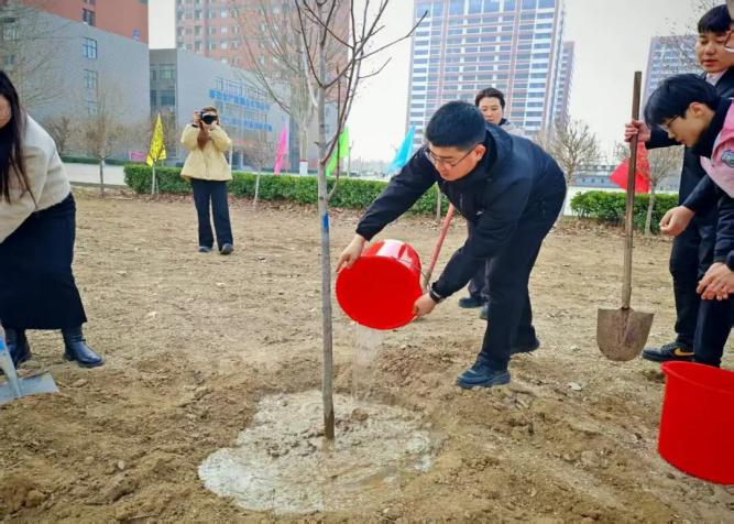 植此青綠  共赴春日——教育學院植樹節系列活動