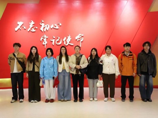 “黨建引領融紅魂，數媒藝術傳文脈” ——保定理工學院藝術學院數字媒體藝術