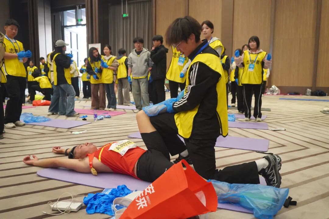 300名保理青年出征！保定理工學(xué)院志愿者圓滿完成2026年雄安馬拉松賽事服務(wù)工作