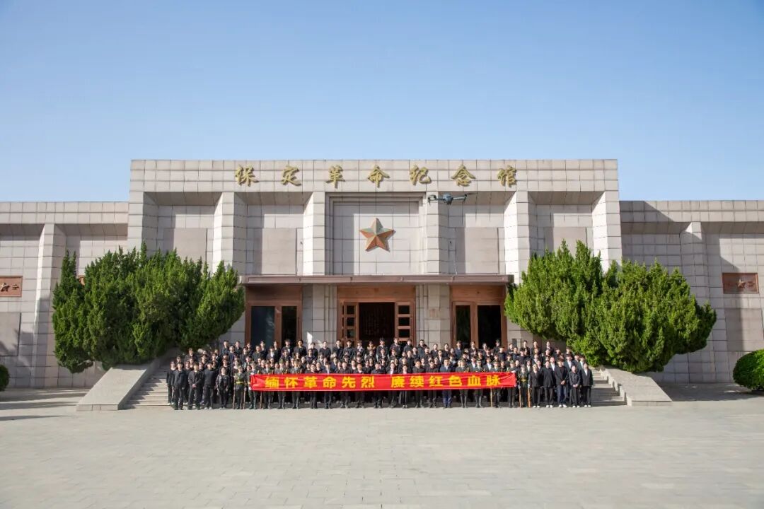 緬懷革命先烈·賡續紅色血脈———我校團委開展清明祭掃暨“行走的思政課”愛國主義教育活動