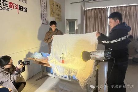 《電視廣告制作》課程實踐課：靜物廣告拍攝全流程紀實，學生創意與實踐能力雙提升