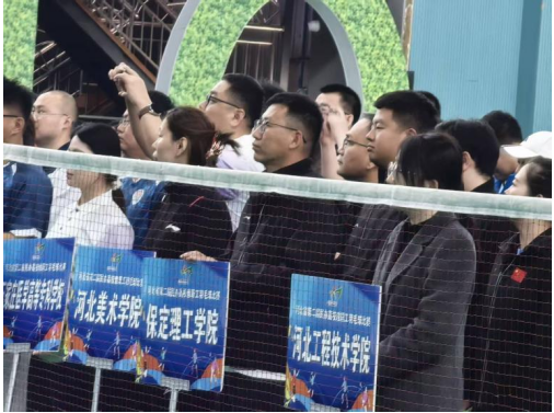 我校代表隊(duì)在河北省第二屆民辦高校教職工羽毛球比賽中斬獲佳績