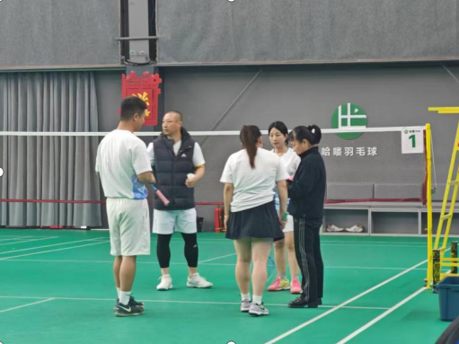 我校代表隊(duì)在河北省第二屆民辦高校教職工羽毛球比賽中斬獲佳績