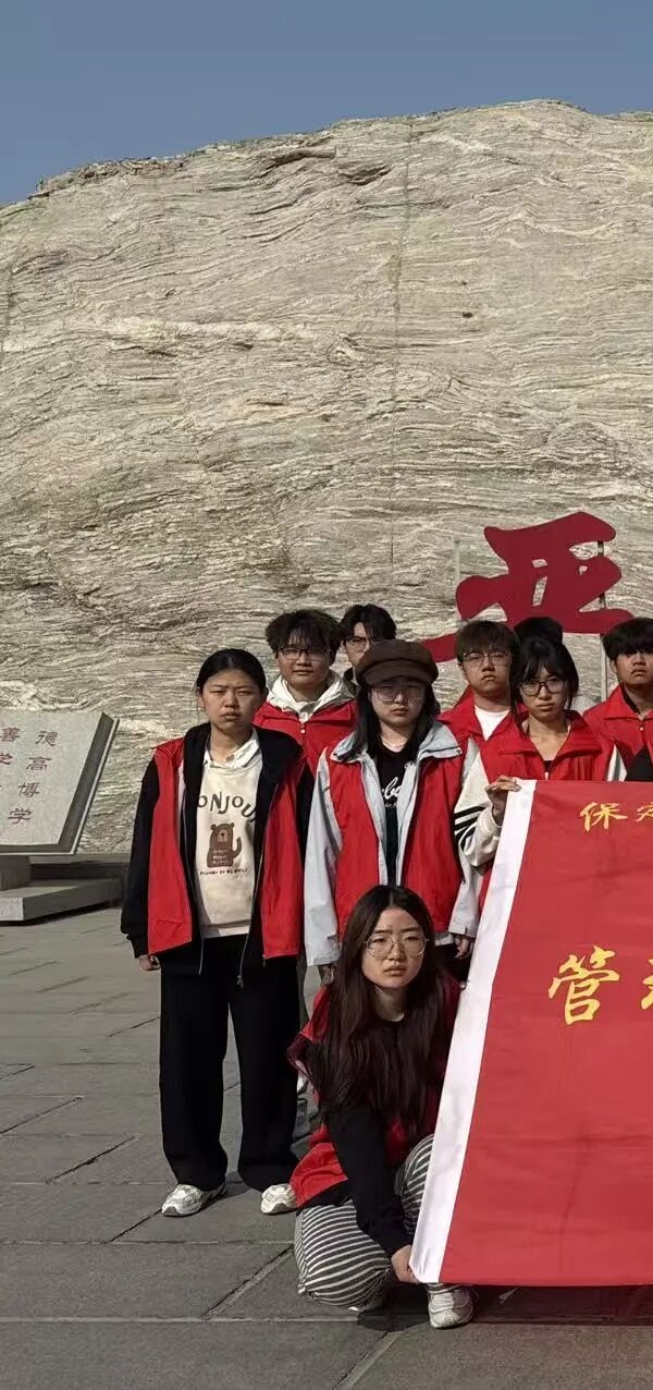 養(yǎng)成教育|保定理工學(xué)院管理學(xué)院開展社區(qū)志愿服務(wù)實(shí)踐活動(dòng)（二）