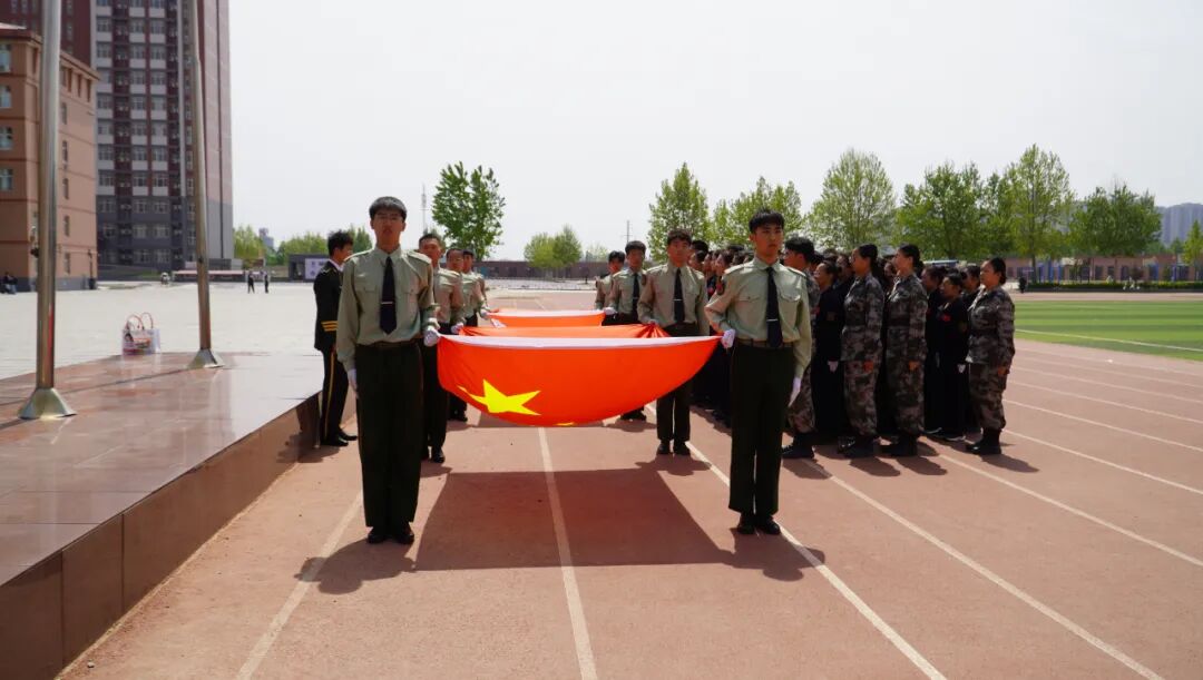 【國旗護衛隊】保定理工學院國旗護衛隊舉行第二十一屆接旗暨授臂章儀式