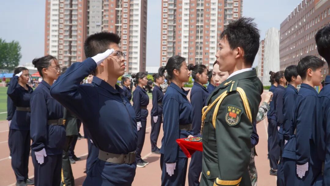 【國旗護衛隊】保定理工學院國旗護衛隊舉行第二十一屆接旗暨授臂章儀式