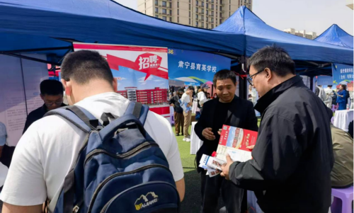 訪企拓崗搭橋梁，精準(zhǔn)對(duì)接促就業(yè)