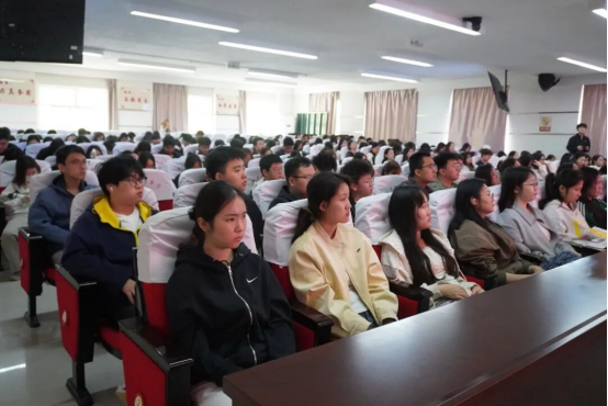 名師引航 聚力成長 ——會計行業專題講座助力學子蓄力前行